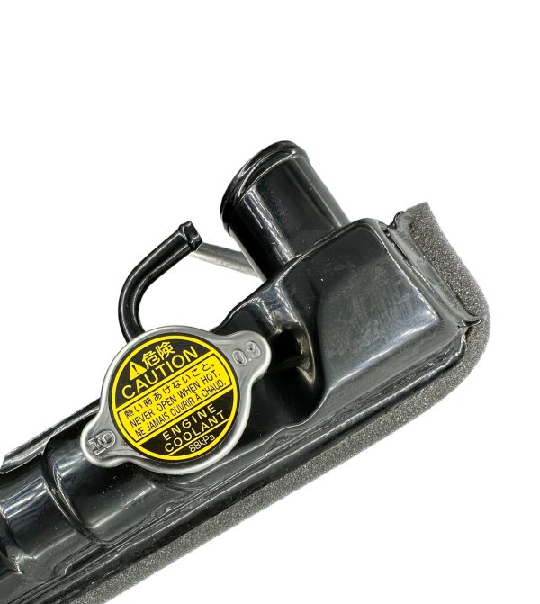 RADIADOR DE AGUA  HILUX 1992-2001 2.8 3L 4X2  Largo 550mm ORIGINAL - Imagen 2