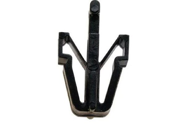CLIP DE PARRILLA  HILUX 1991-2004 Taiwan - Imagen 1