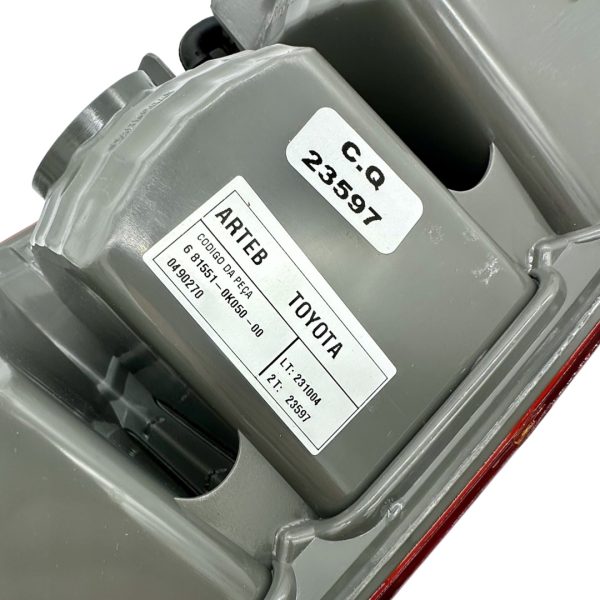 *** LIQUIDACION*** FARO TRASERO HILUX 2005-2011 DERECHO *ORIGINAL* - Imagen 4