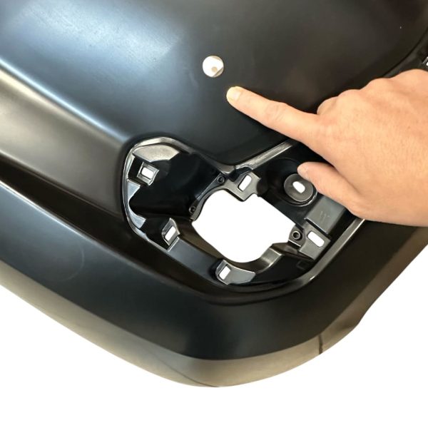 PARAGOLPE DELANTERO HILUX 2021-2026 SRV SRX *CON AGUJERO PARA SENSOR*  REVO Original - Imagen 4