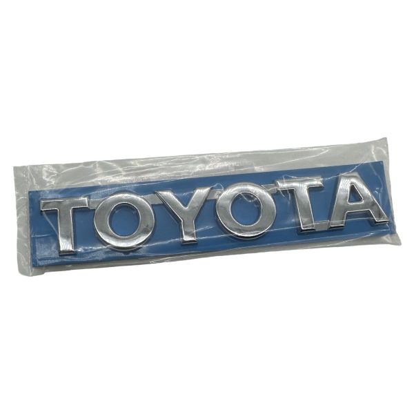 EMBLEMA "TOYOTA" PORTON HILUX 2016-2025 REVO SPT - Imagen 6